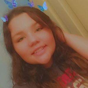 Meet your Posher, Akeala